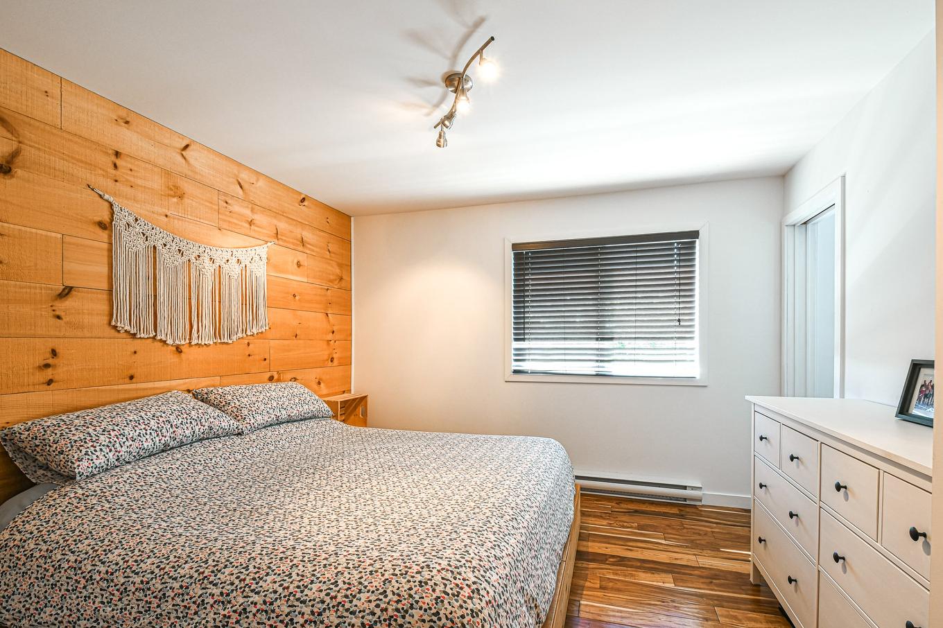 Chambre à coucher principale - 14 Rue Des Trembles, Sainte-Marguerite-Du-Lac-Masson, QC - Indoor Photo Showing Bedroom