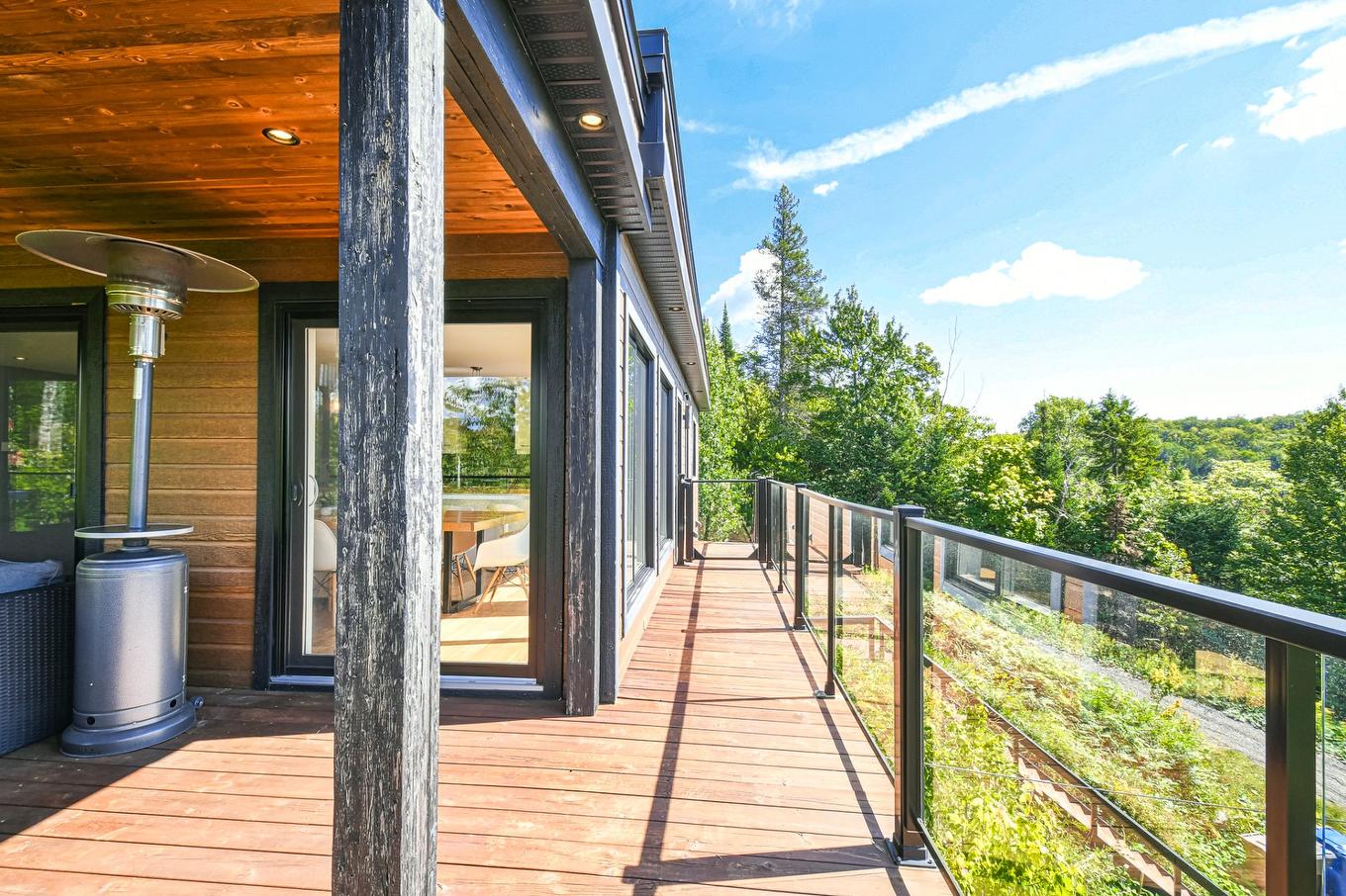 Terrasse - 14 Rue Des Trembles, Sainte-Marguerite-Du-Lac-Masson, QC - Outdoor With Exterior