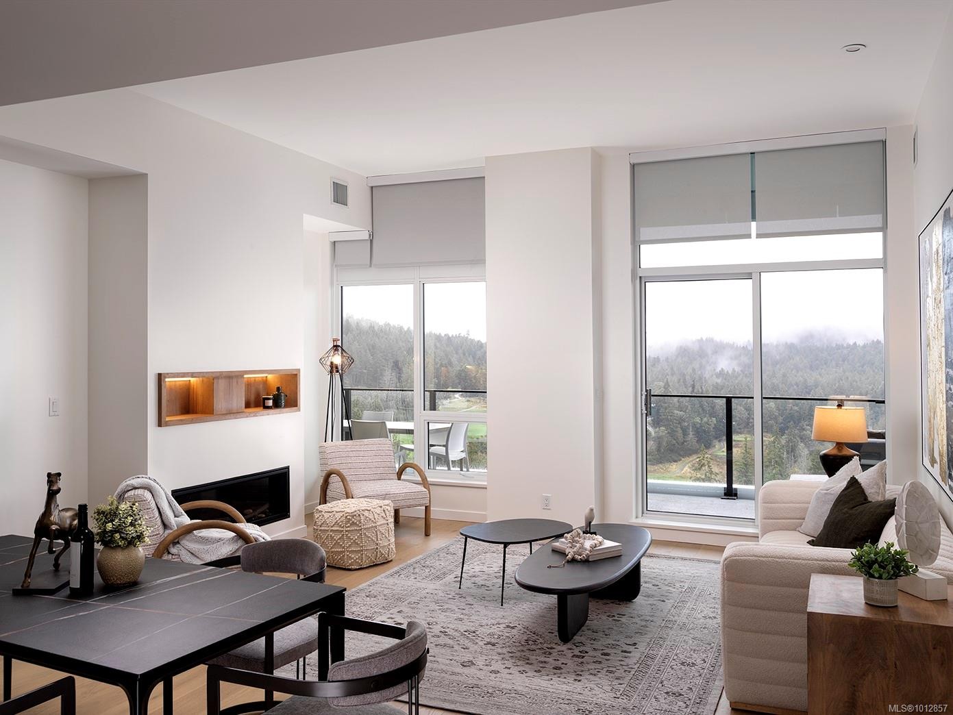 #1610-2000 Hannington Rd, Langford, BC - Indoor Photo Showing Living Room