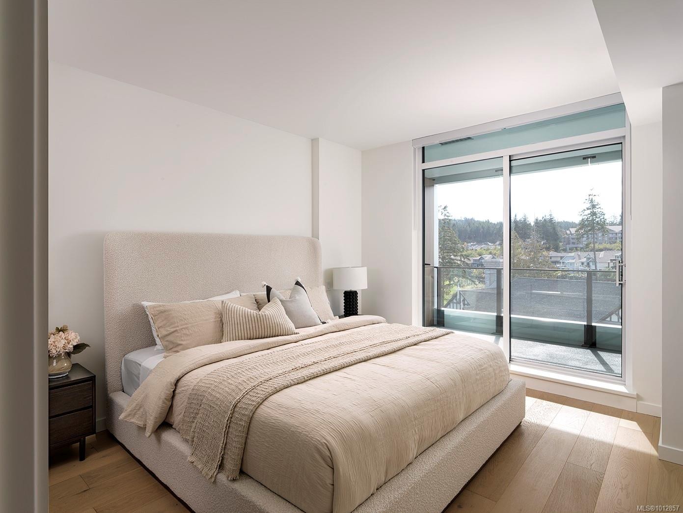 #1610-2000 Hannington Rd, Langford, BC - Indoor Photo Showing Bedroom