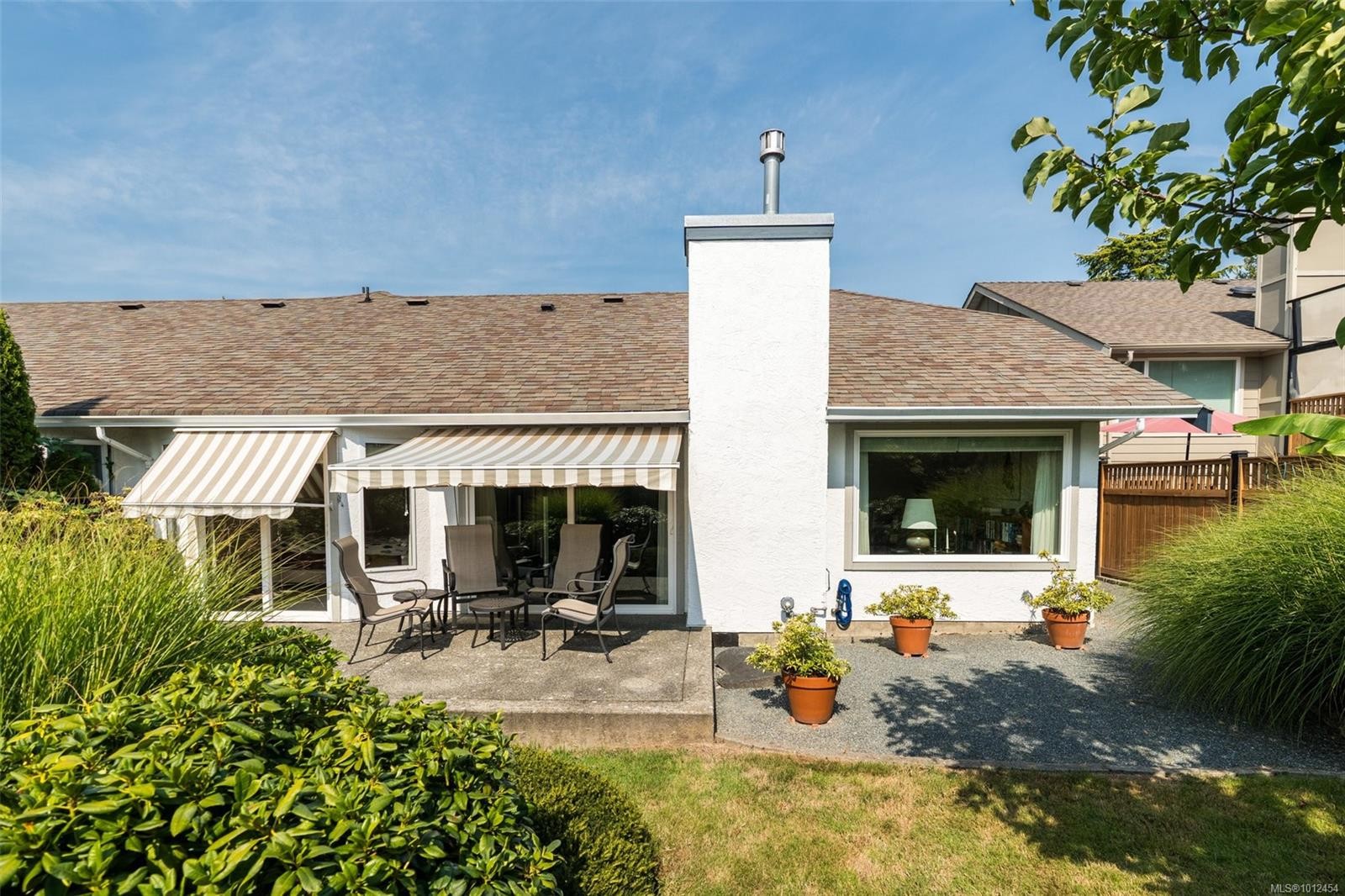 546 Fairways Pl, Cobble Hill, BC - Outdoor With Deck Patio Veranda