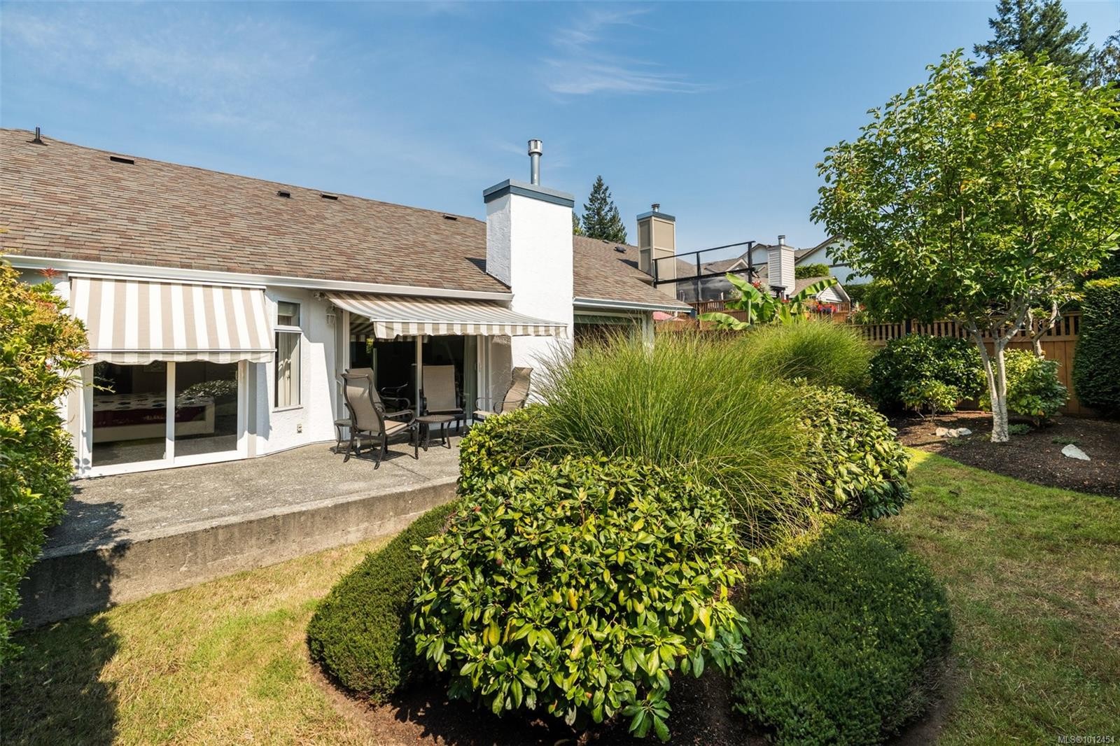 546 Fairways Pl, Cobble Hill, BC - Outdoor With Deck Patio Veranda