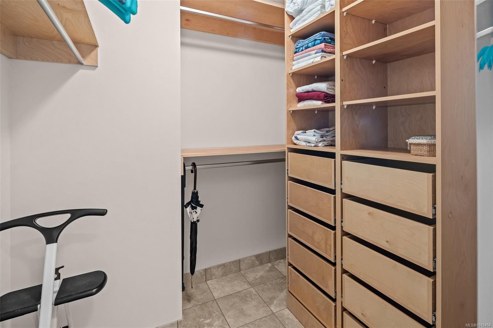 546 Fairways Pl, Cobble Hill, BC - Indoor