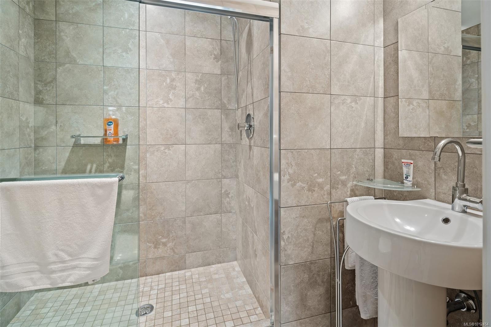 546 Fairways Pl, Cobble Hill, BC - Indoor Photo Showing Bathroom