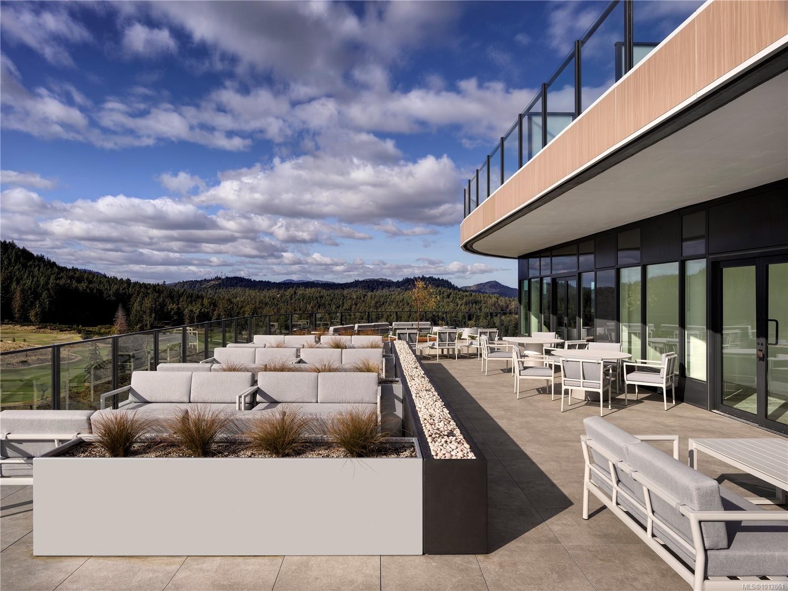 1604-2000 Hannington Rd, Langford, BC - Outdoor