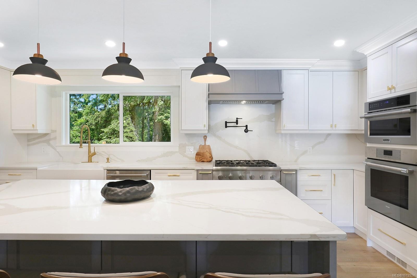 177 Sunningdale Rd East, Qualicum Beach, BC