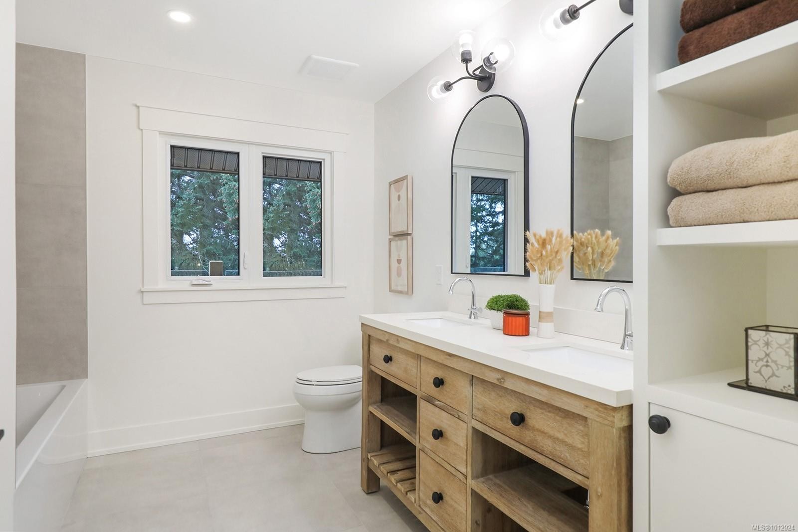 177 Sunningdale Rd East, Qualicum Beach, BC