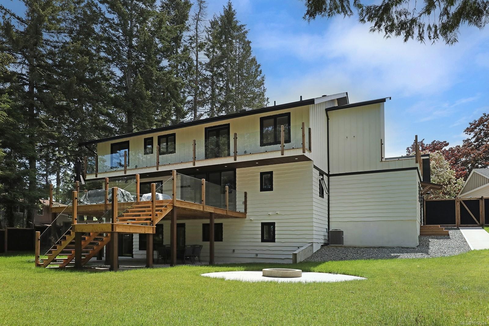177 Sunningdale Rd East, Qualicum Beach, BC