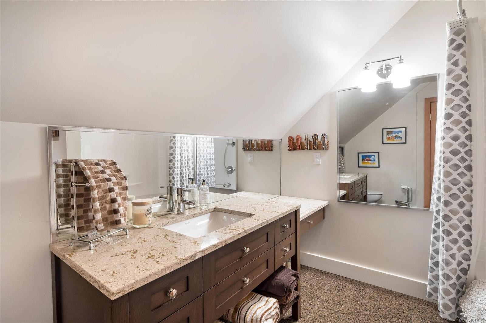 8-537 Point Ideal Dr, Lake Cowichan, BC