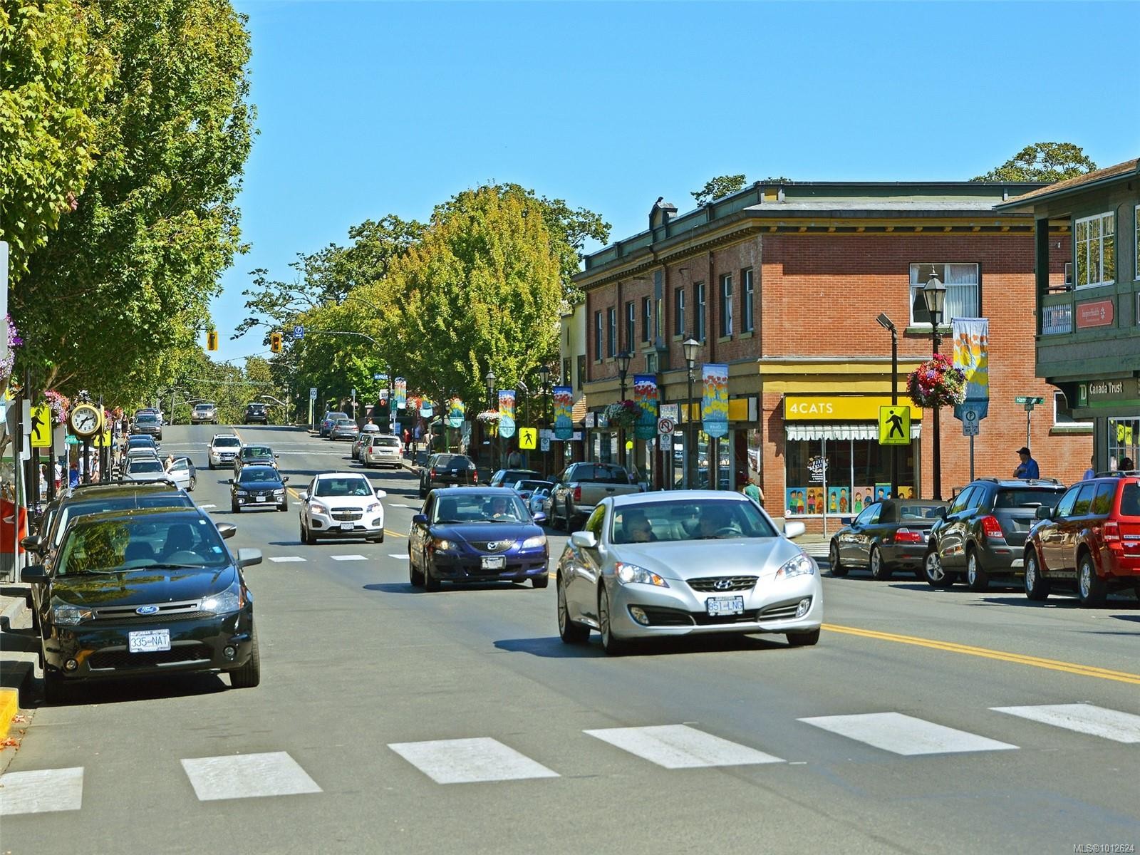 308-1745 Leighton Rd, Victoria, BC - Outdoor