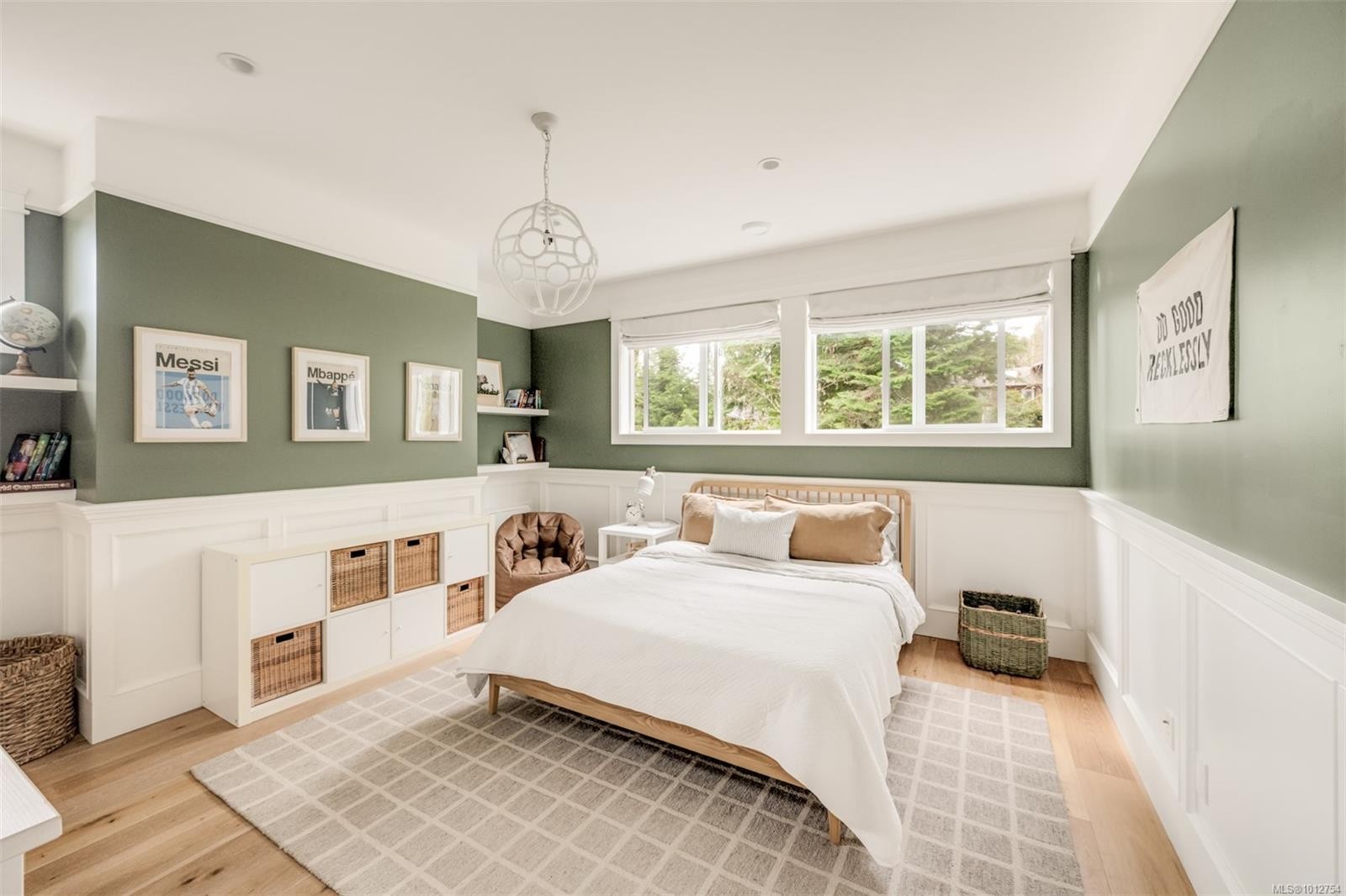 1701 Texada Terr, North Saanich, BC