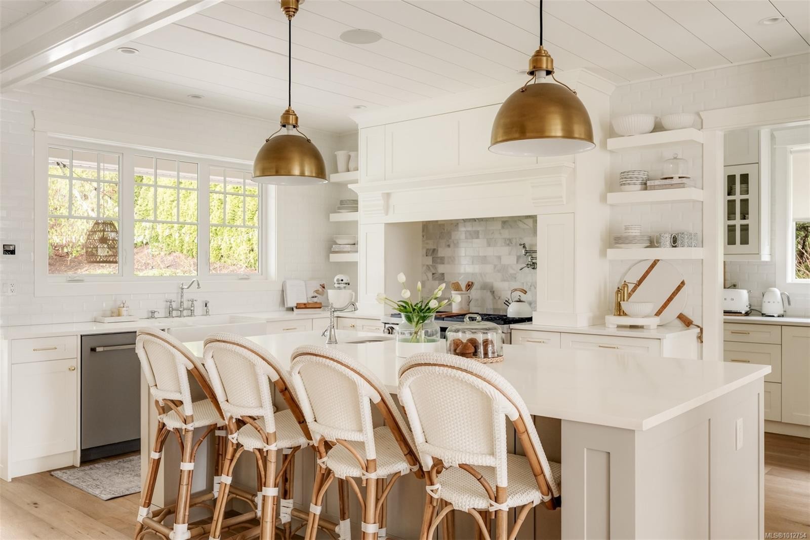 1701 Texada Terr, North Saanich, BC