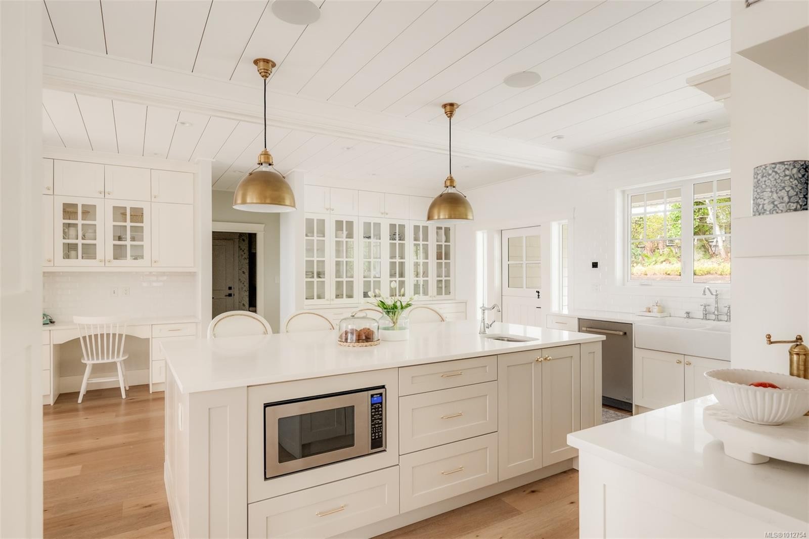 1701 Texada Terr, North Saanich, BC