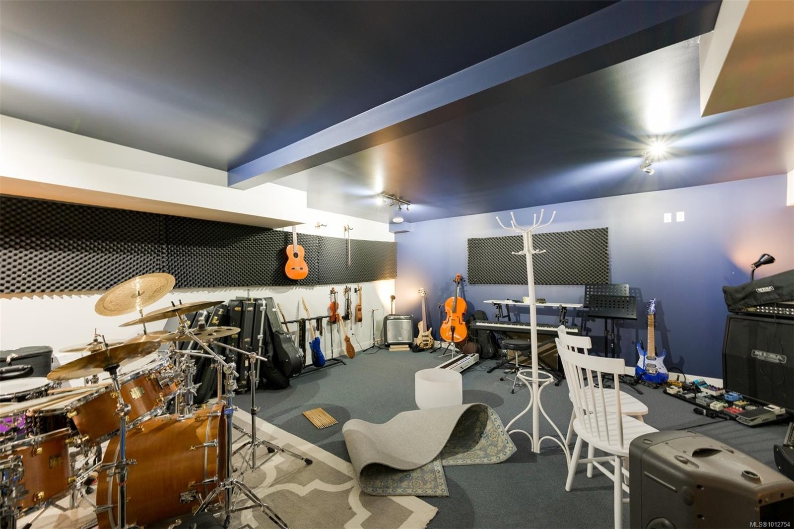 1701 Texada Terr, North Saanich, BC