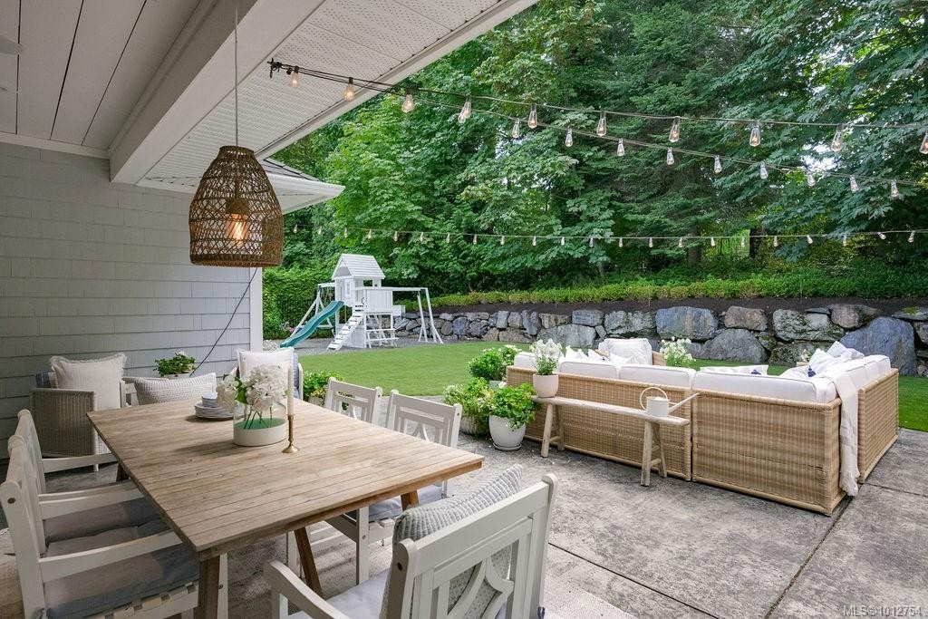 1701 Texada Terr, North Saanich, BC