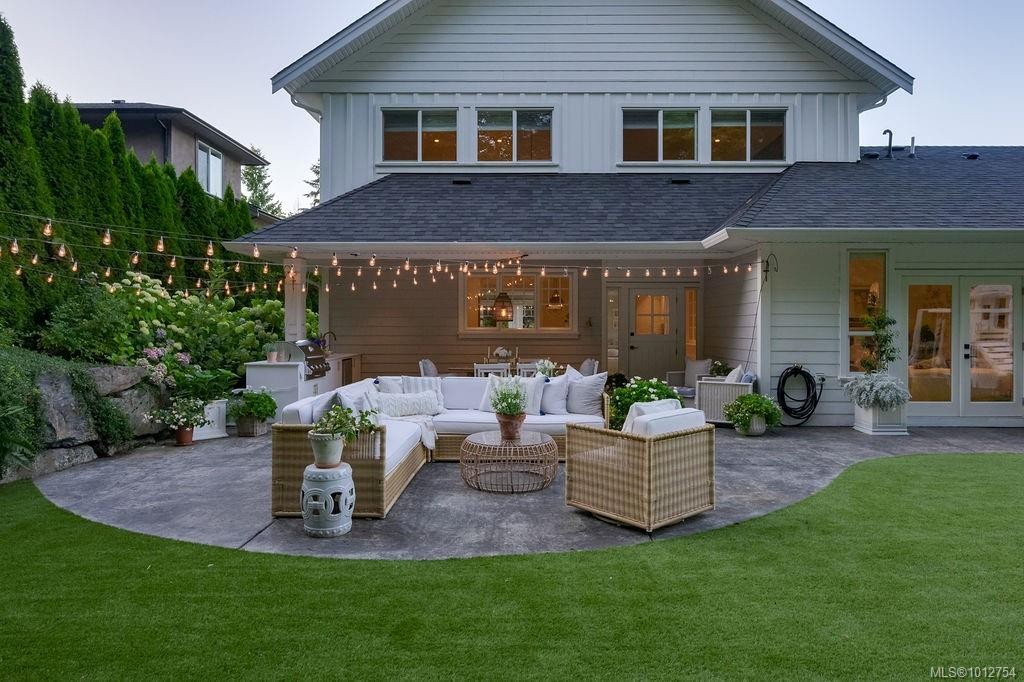 1701 Texada Terr, North Saanich, BC