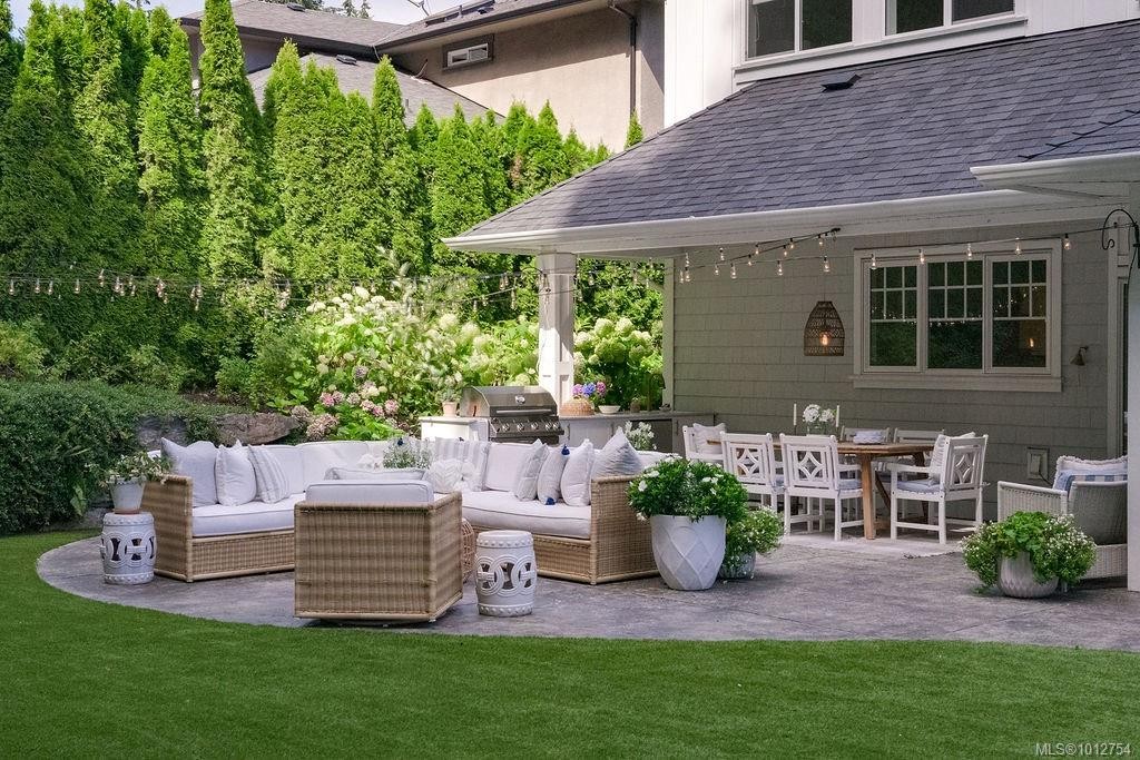 1701 Texada Terr, North Saanich, BC