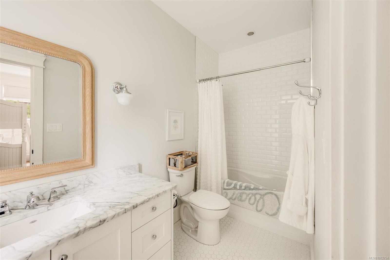 1701 Texada Terr, North Saanich, BC