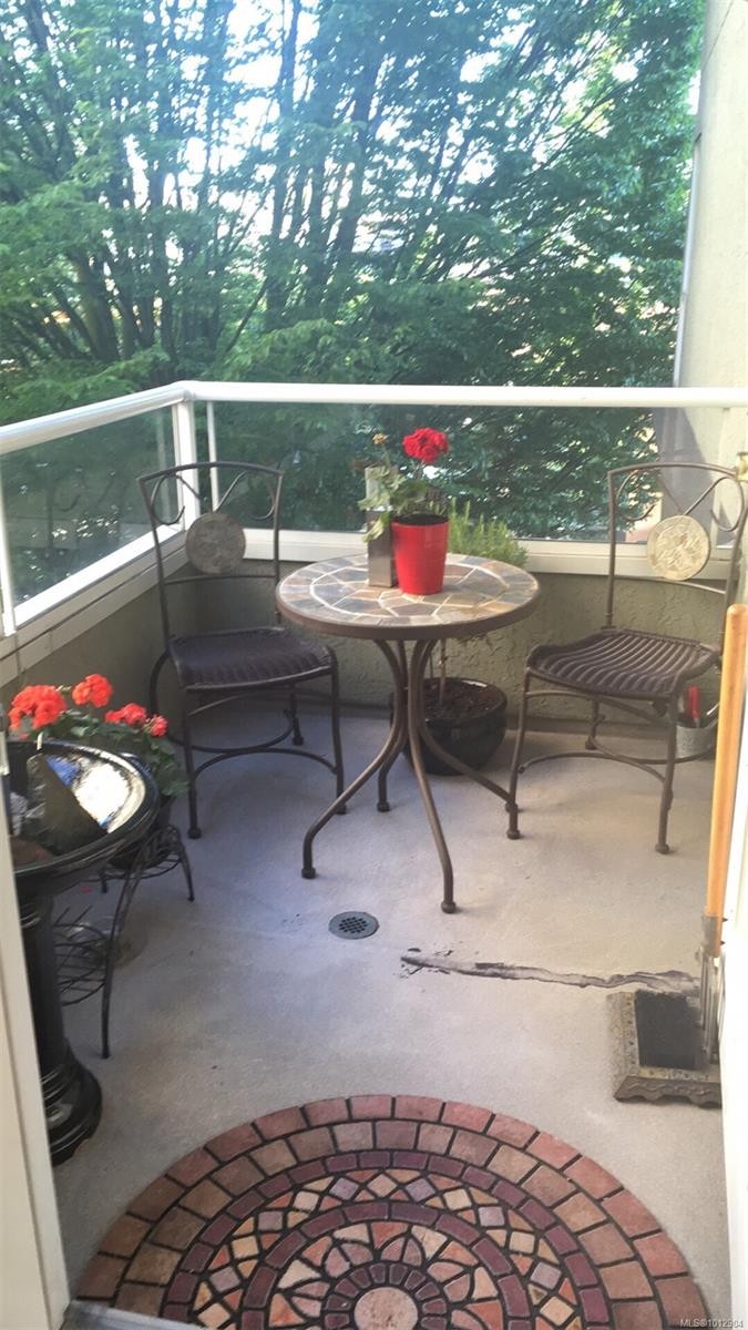 304-832 Fisgard St, Victoria, BC - Outdoor With Deck Patio Veranda