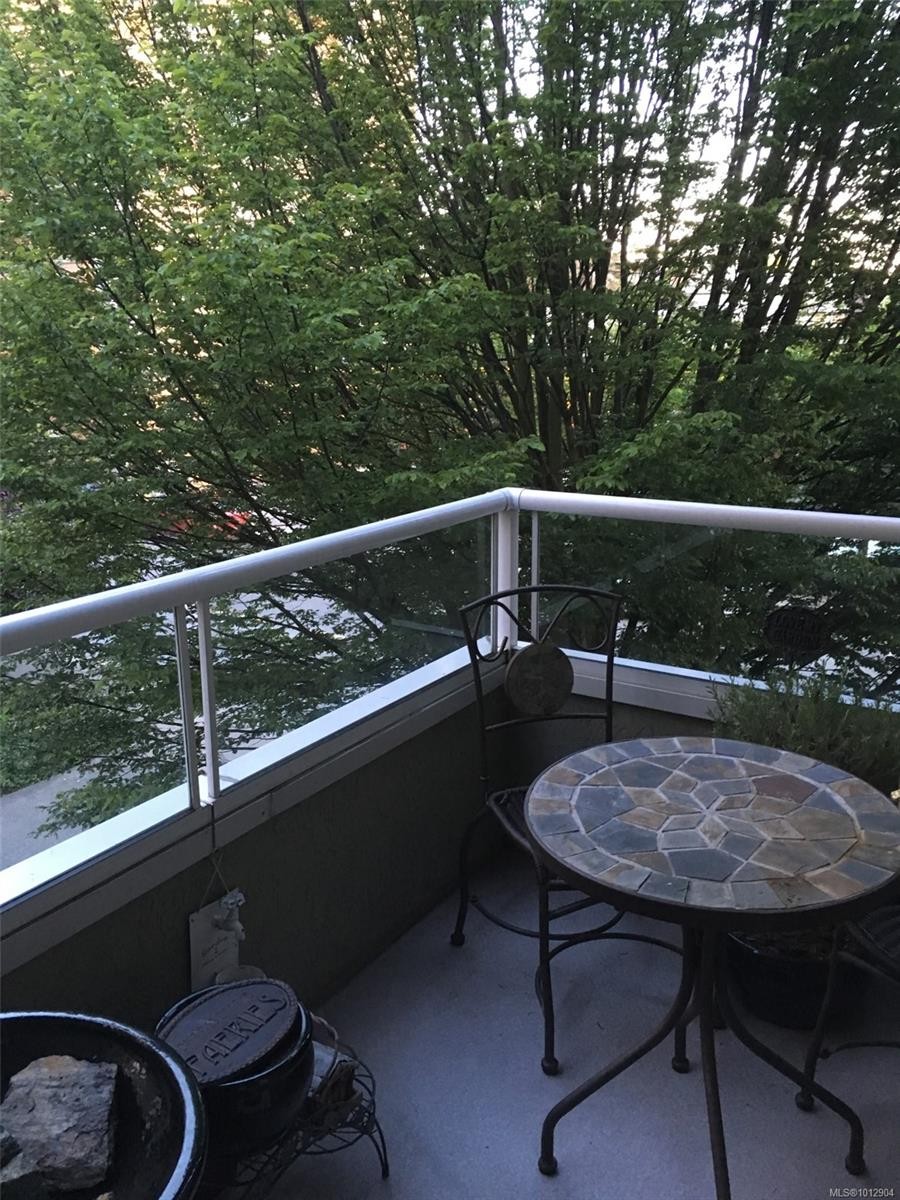 304-832 Fisgard St, Victoria, BC - Outdoor With Balcony