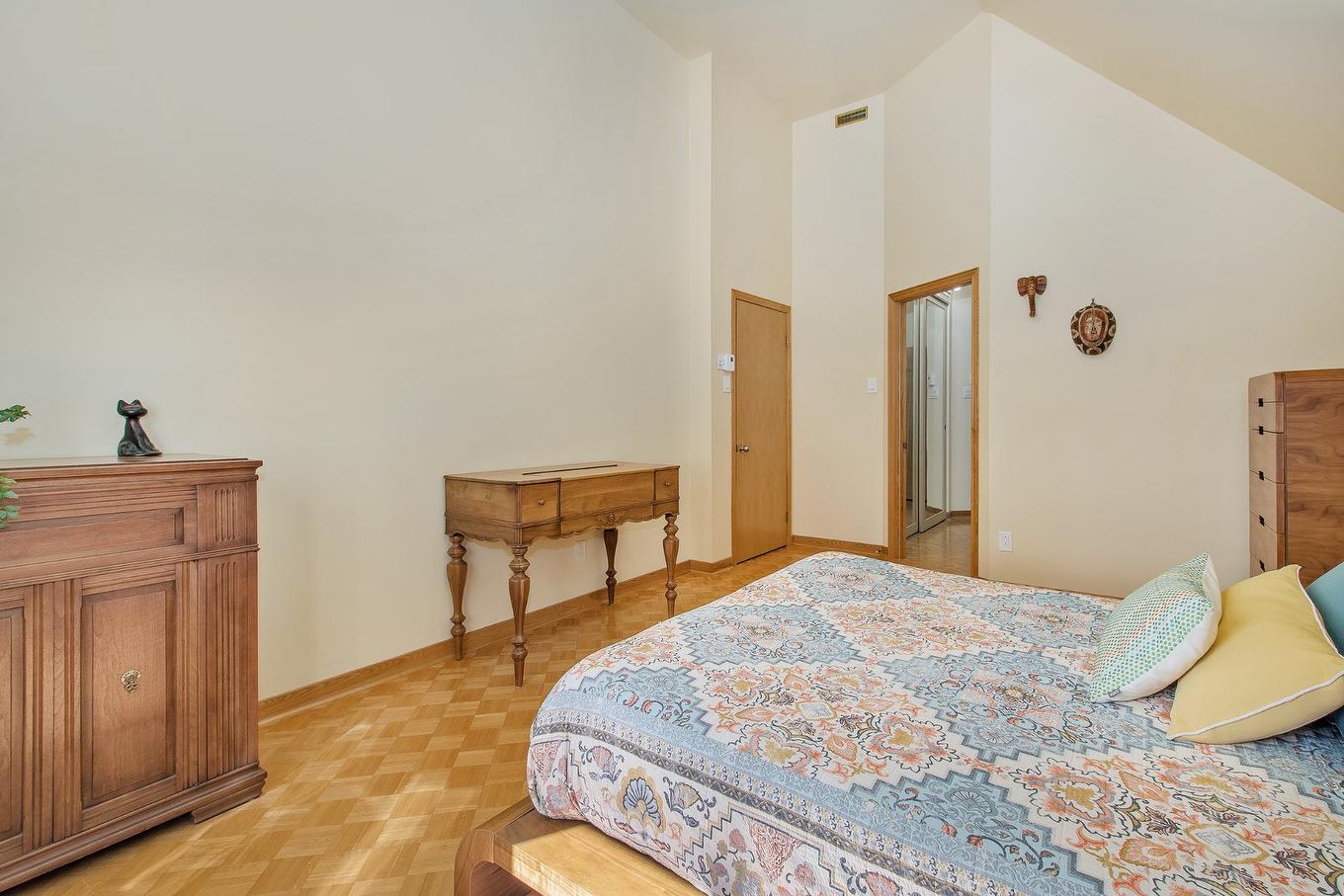 Chambre à coucher principale - 9840 Rue Basile-Routhier, Montréal (Ahuntsic-Cartierville), QC - Indoor Photo Showing Bedroom