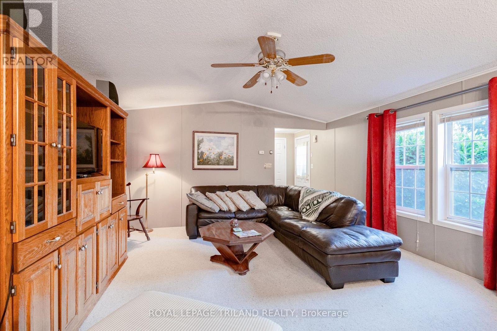 14 Dominican Lane, Bluewater (Hay), ON - Indoor Photo Showing Living Room