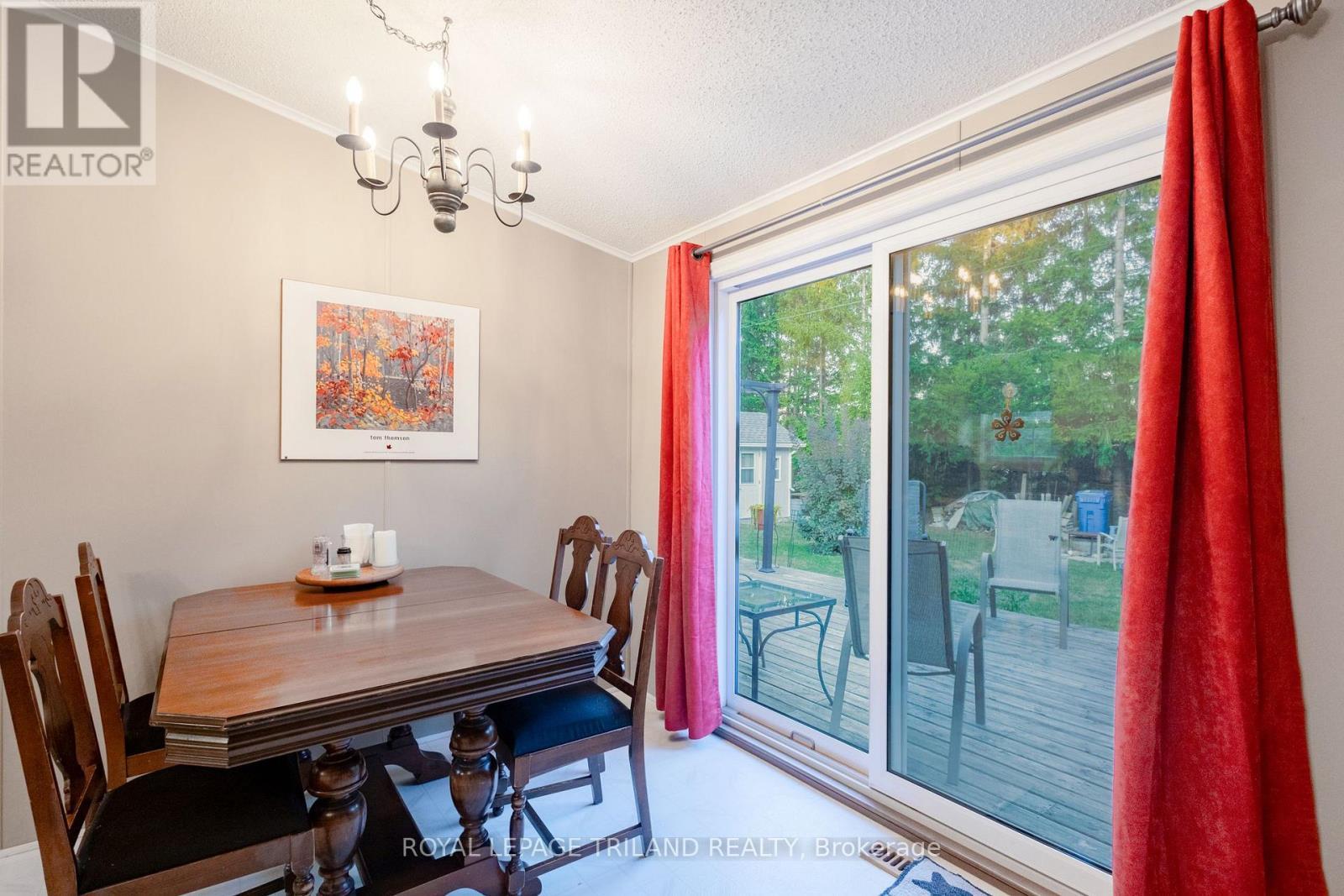 14 Dominican Lane, Bluewater (Hay), ON - Indoor Photo Showing Dining Room