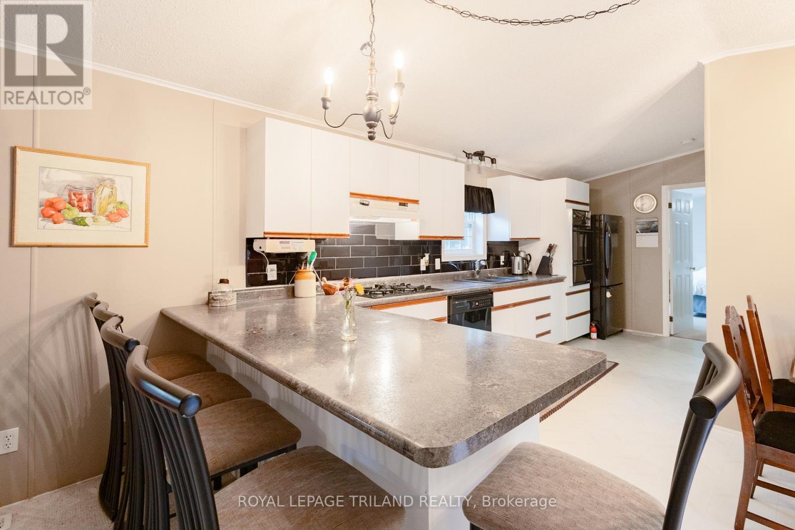 14 Dominican Lane, Bluewater (Hay), ON - Indoor