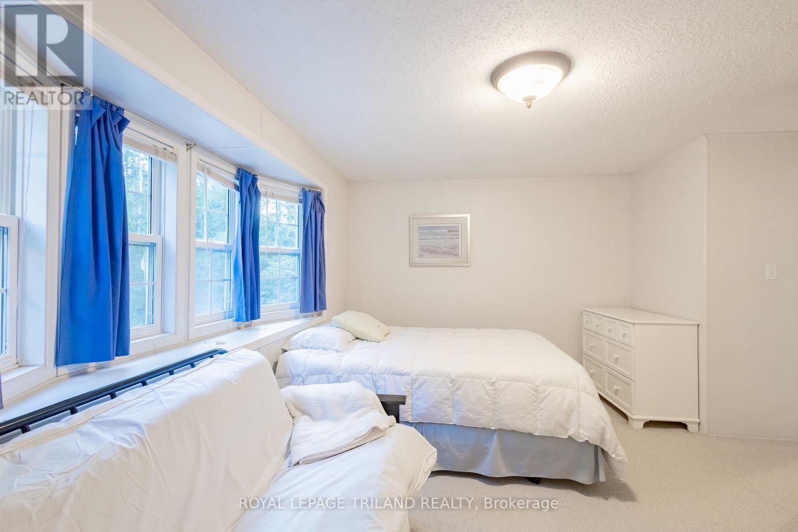 14 Dominican Lane, Bluewater (Hay), ON - Indoor Photo Showing Bedroom