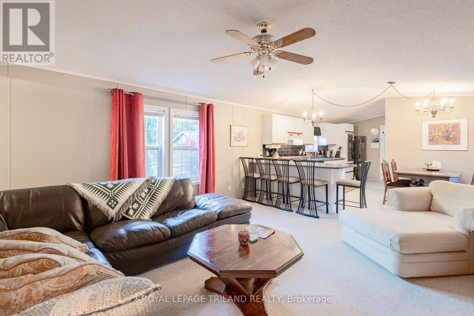 14 Dominican Lane, Bluewater (Hay), ON - Indoor Photo Showing Living Room
