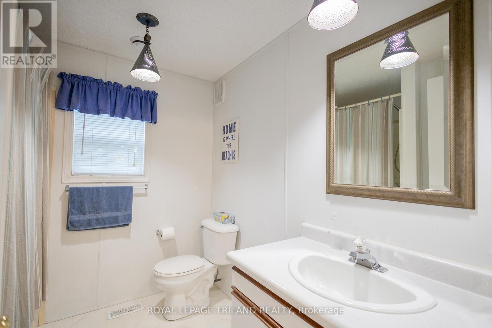 14 Dominican Lane, Bluewater (Hay), ON - Indoor Photo Showing Bathroom