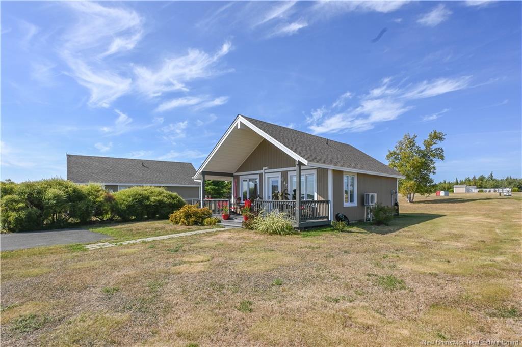 22 Rue De La Baie St, Tracadie, NB