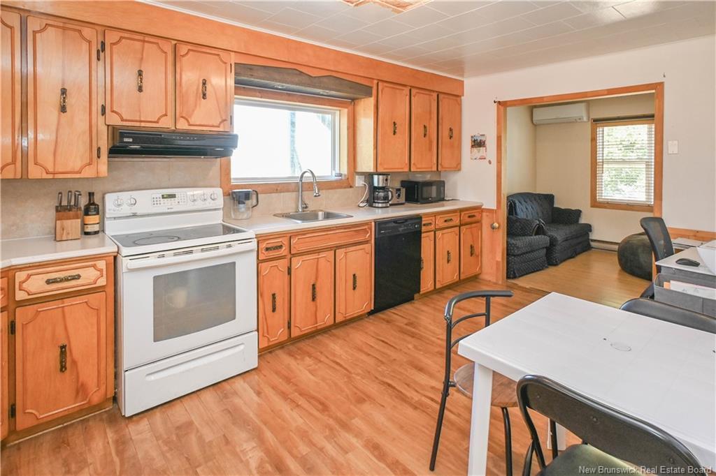 336 Saint-Pierre O. Blvd, Caraquet, NB