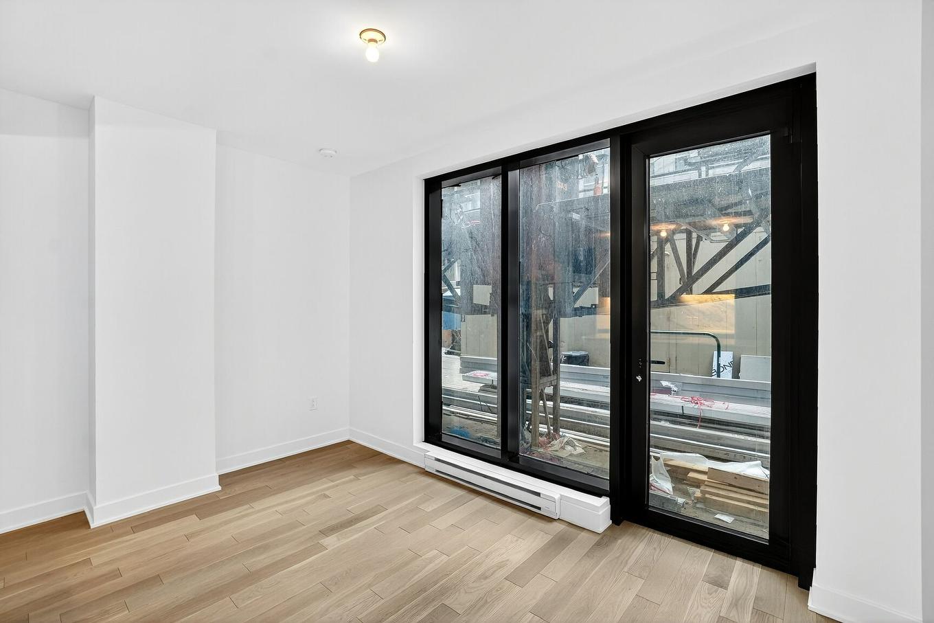 Salle à manger - 412-2060 Rue Peel, Montréal (Ville-Marie), QC - Indoor Photo Showing Other Room