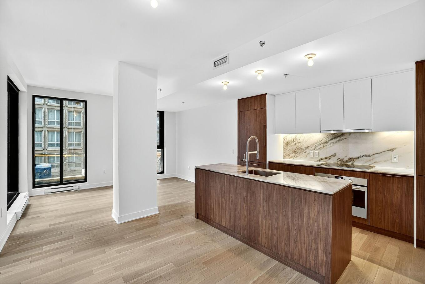 Vue d'ensemble - 412-2060 Rue Peel, Montréal (Ville-Marie), QC - Indoor Photo Showing Kitchen With Upgraded Kitchen