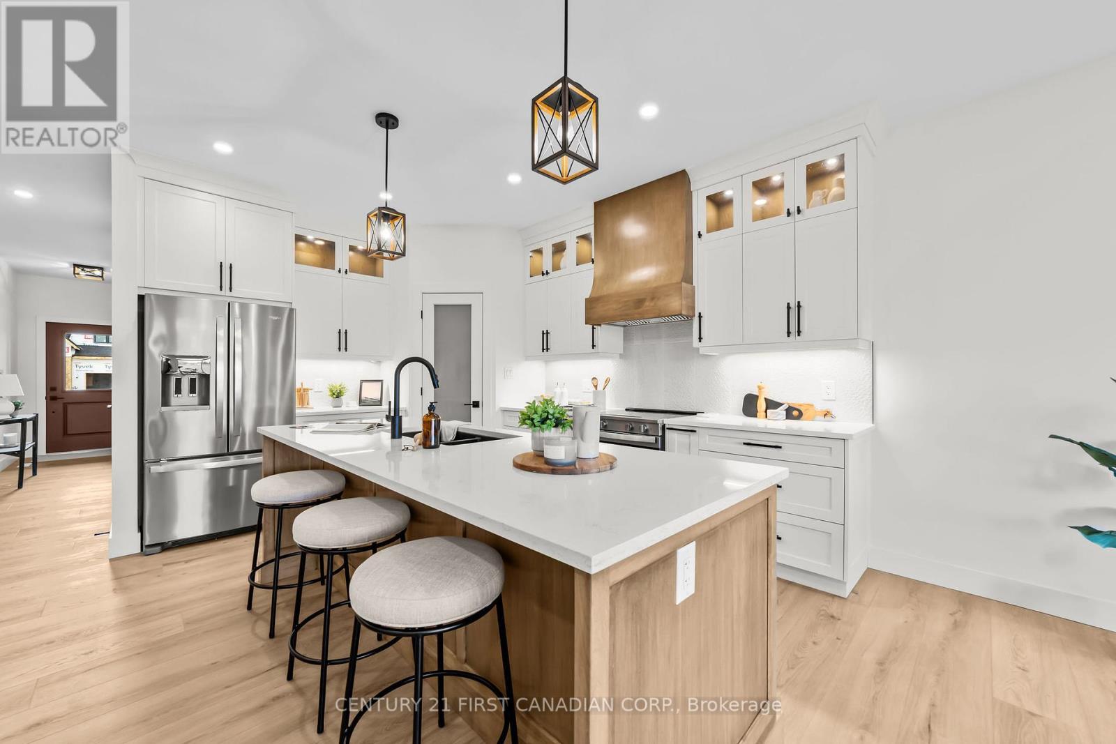 11 Sheldabren Street, North Middlesex (Ailsa Craig), ON - Indoor Photo Showing Kitchen With Upgraded Kitchen