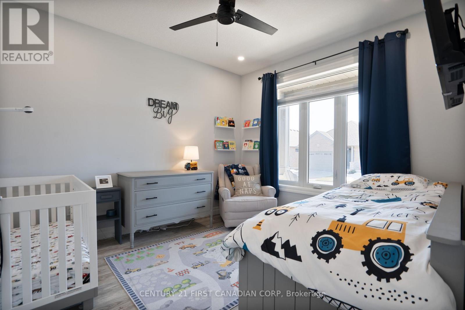 19 - 159 Collins Way, Strathroy-Caradoc (Se), ON - Indoor Photo Showing Bedroom