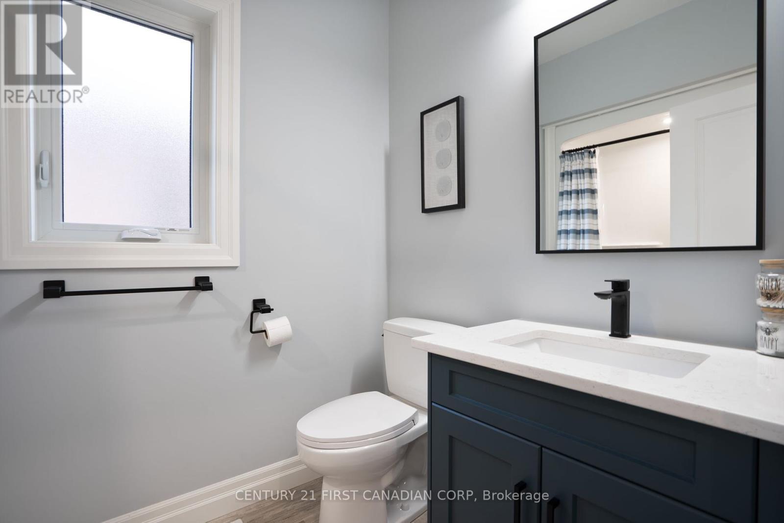 19 - 159 Collins Way, Strathroy-Caradoc (Se), ON - Indoor Photo Showing Bathroom