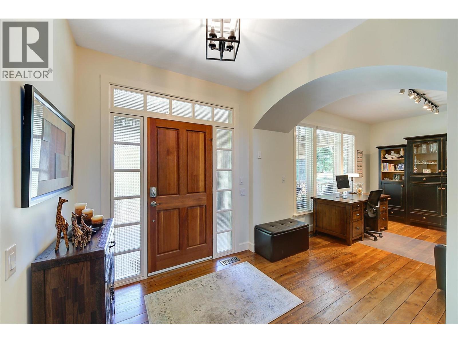 5127 Luckett Court, Kelowna, BC - Indoor