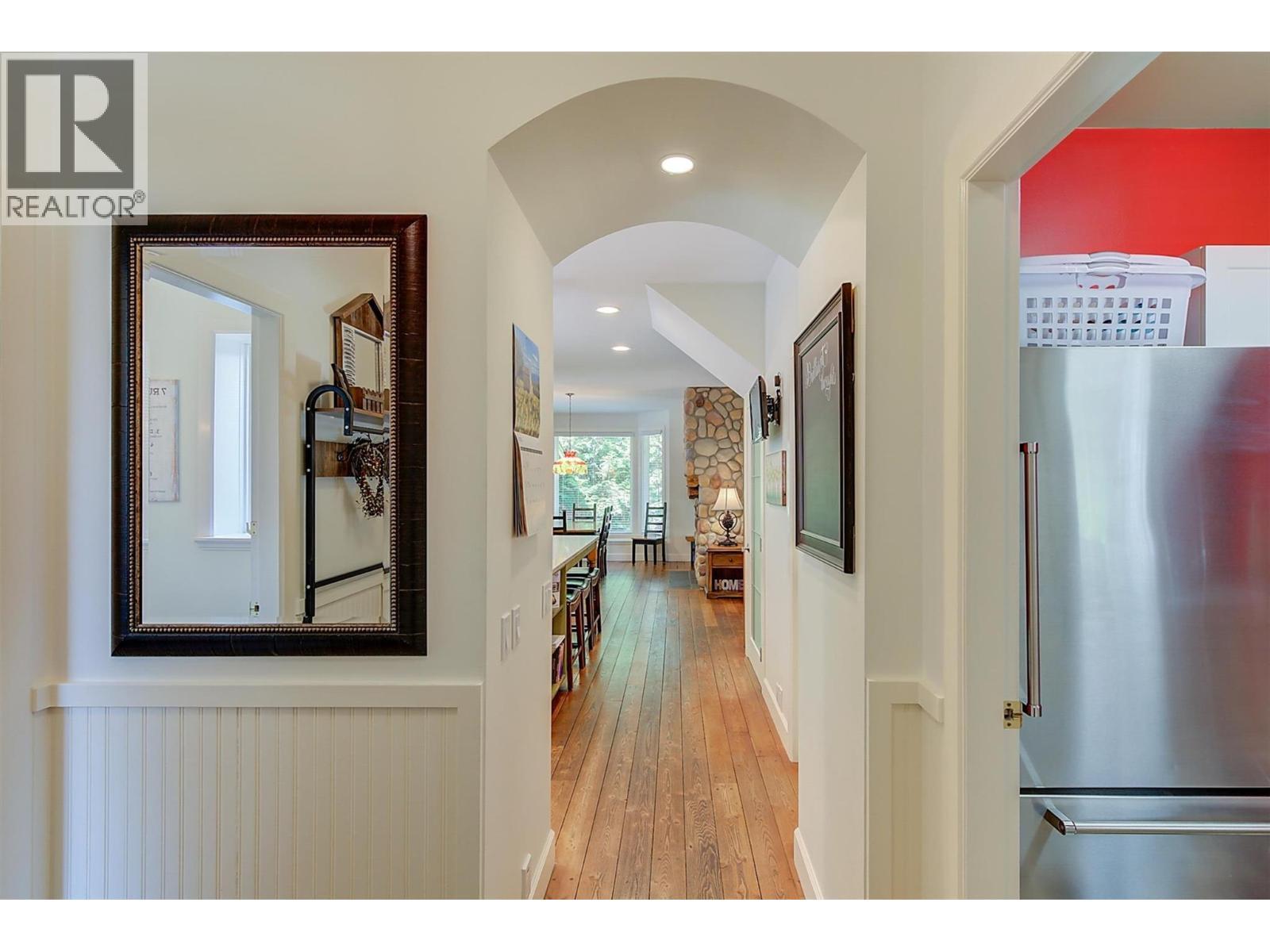 5127 Luckett Court, Kelowna, BC - Indoor Photo Showing Other Room