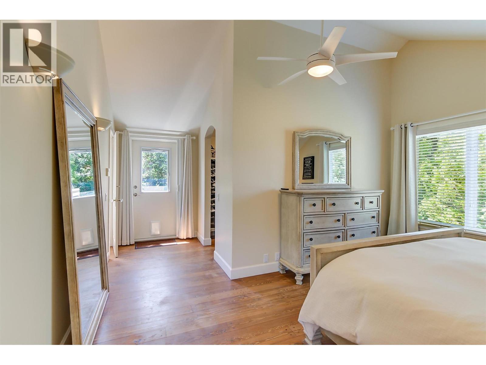5127 Luckett Court, Kelowna, BC - Indoor Photo Showing Bedroom