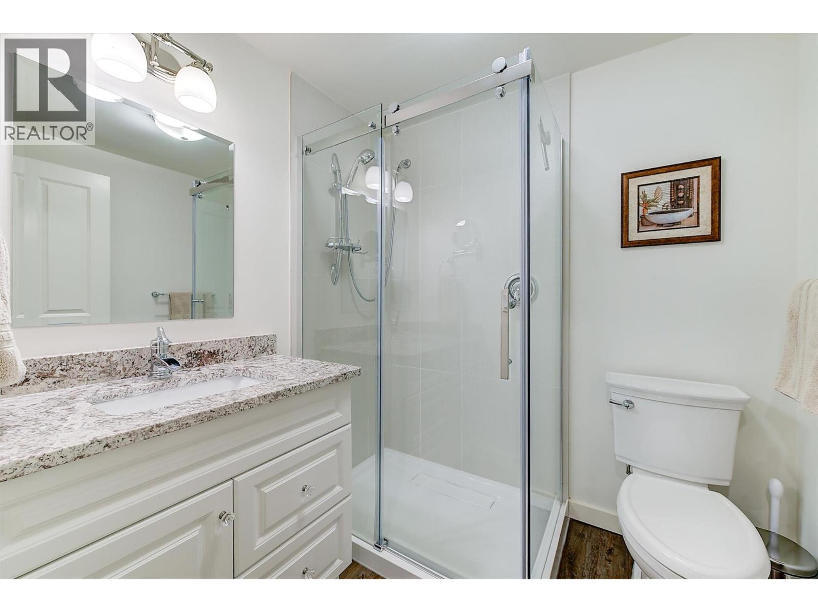 3 piece bathroom - 5127 Luckett Court, Kelowna, BC - Indoor Photo Showing Bathroom