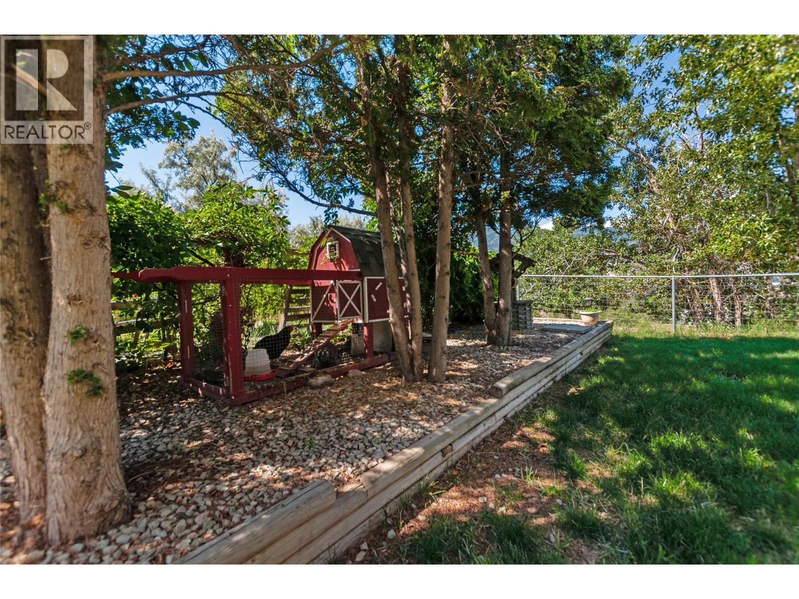 3575 Valleyview Road, Penticton, BC - Outdoor