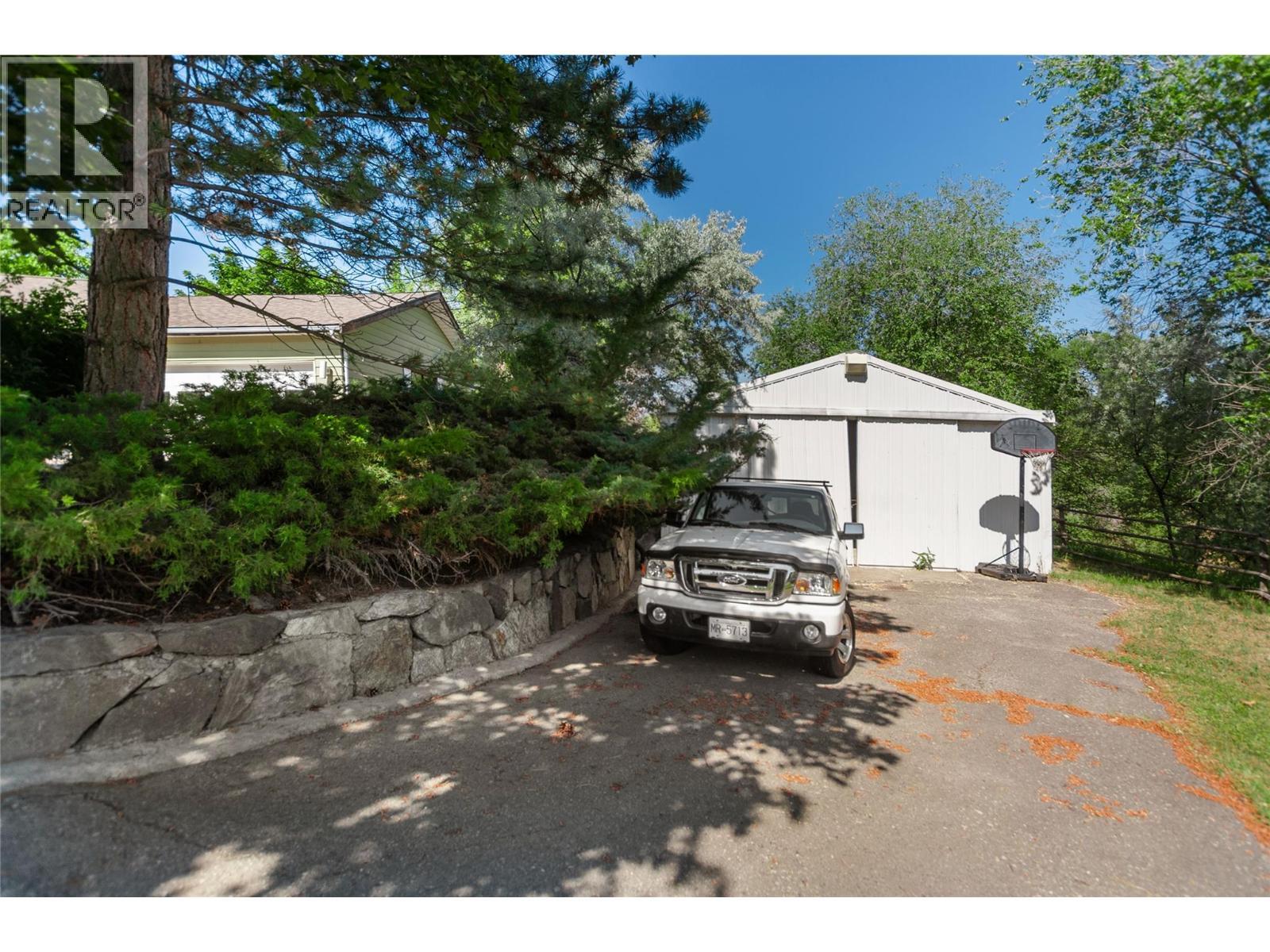 3575 Valleyview Road, Penticton, BC - Outdoor