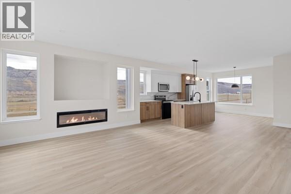 2686 Tranquille Road Unit# 118, Kamloops, BC - Indoor With Fireplace