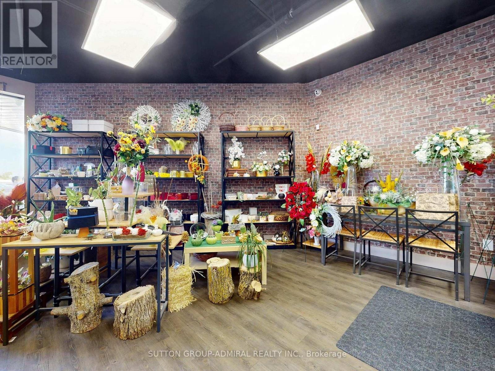 5731 Hwy 7, Vaughan, ON