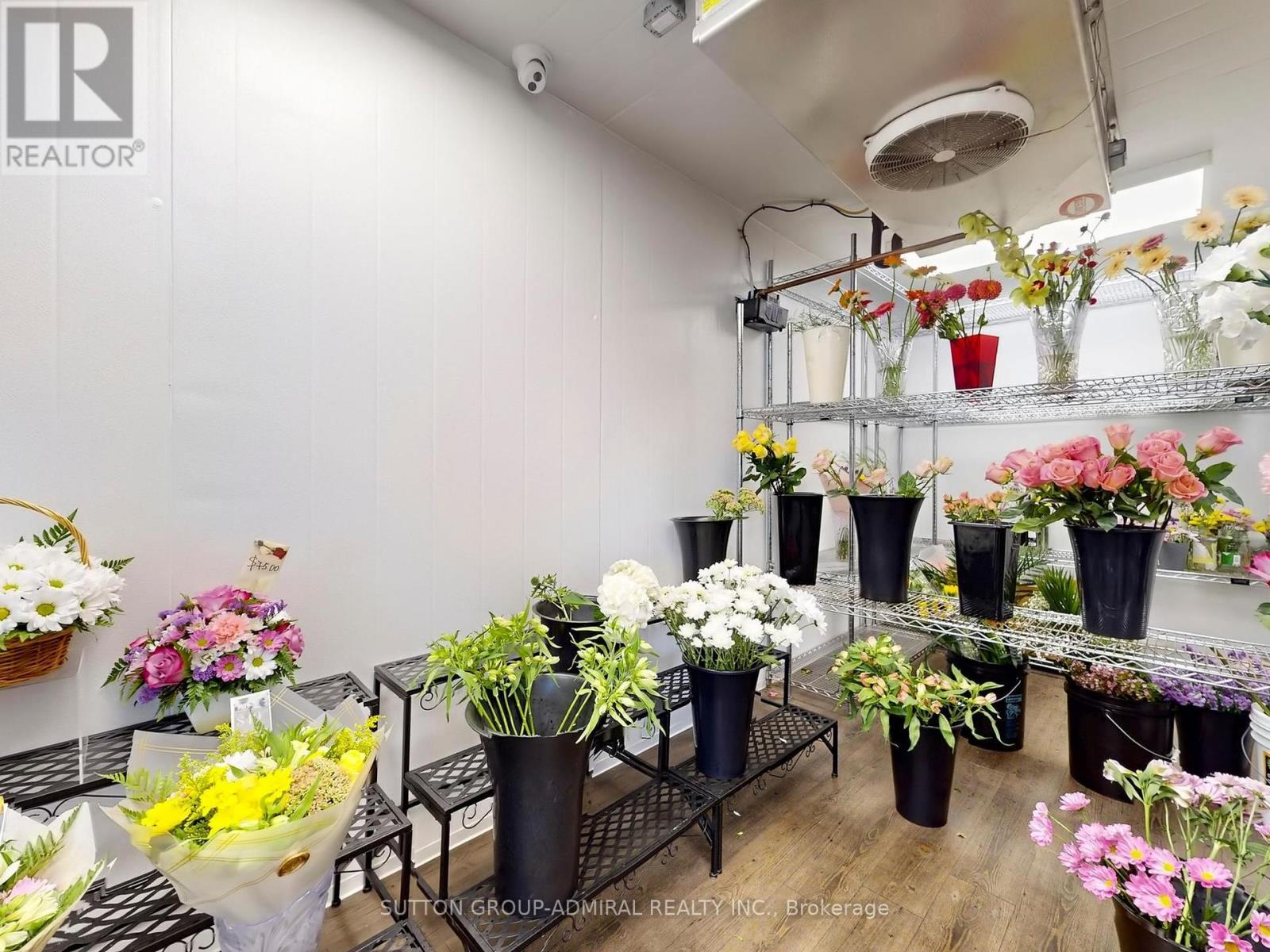 5731 Hwy 7, Vaughan, ON