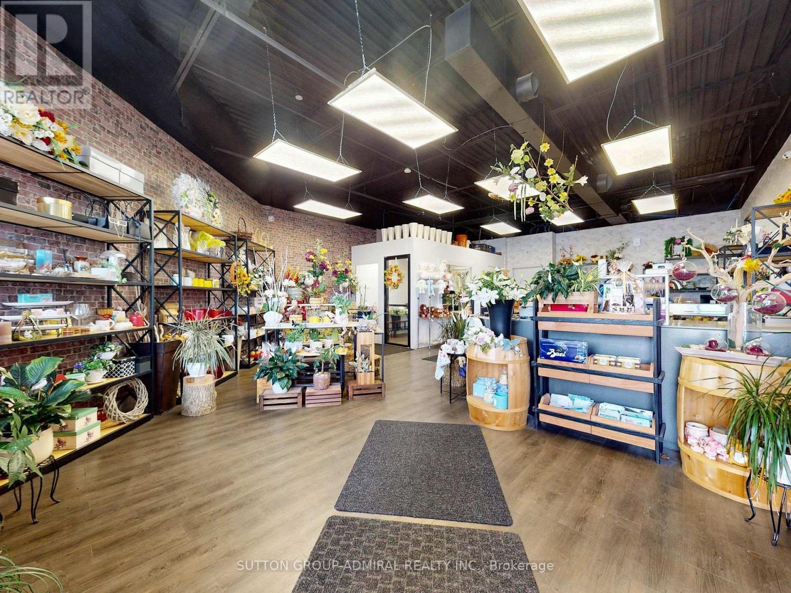 5731 Hwy 7, Vaughan, ON