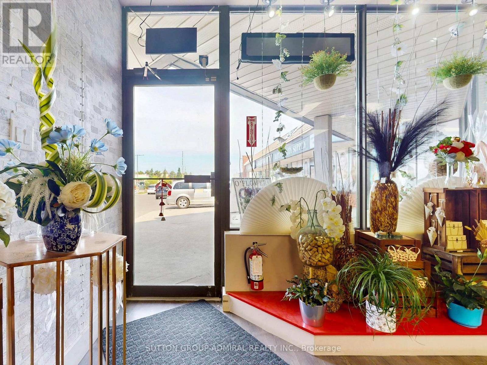 5731 Hwy 7, Vaughan, ON