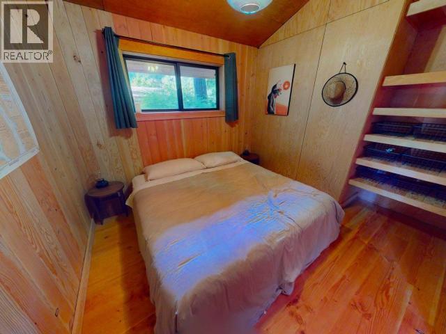 1590/94 Vancouver Blvd, Savary Island, BC - Indoor Photo Showing Bedroom